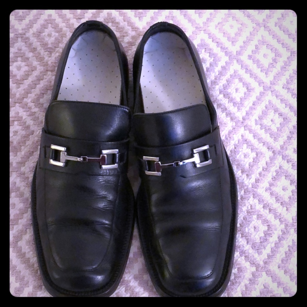 Auth.  Gucci men’s leather loafer with horse bit